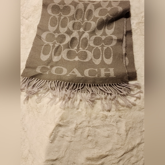 Coach cashmere Reversible Signature Monogrammed Scarf - Picture 3 of 3